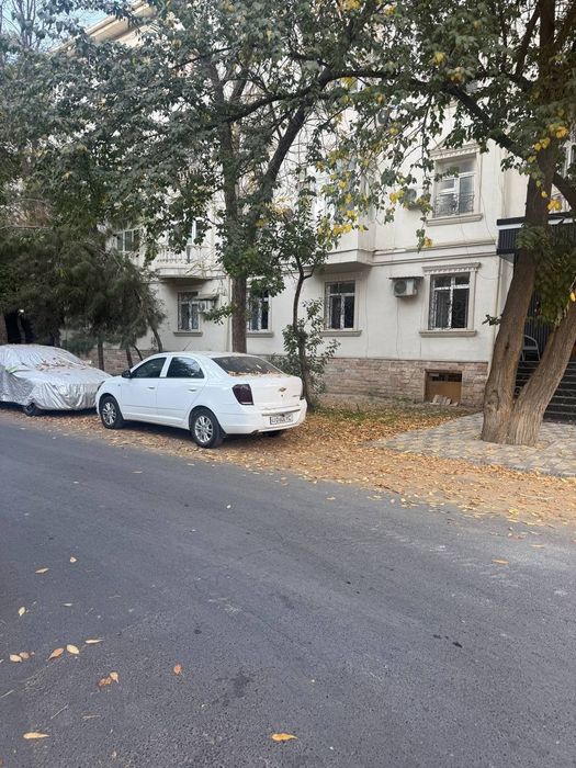 Продаётся под нежилой , ор. Нукус ул.Бывший гламур. Мирабадский