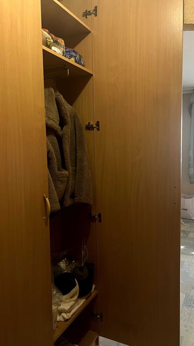 Шкаф в прихожую, СРОЧНО продам шкаф в отличном состоянии. ТОРГ