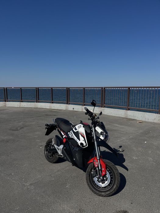 Vand/Schimb cu scuter de preferat benzina Elmoped charge 2200w Klass 1
