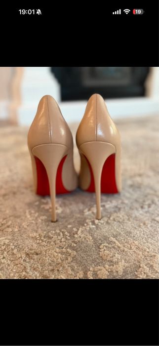 Christian Louboutin So Kate Nude