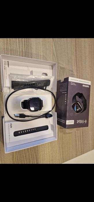 Ceas smartwatch fitness fitbit sense