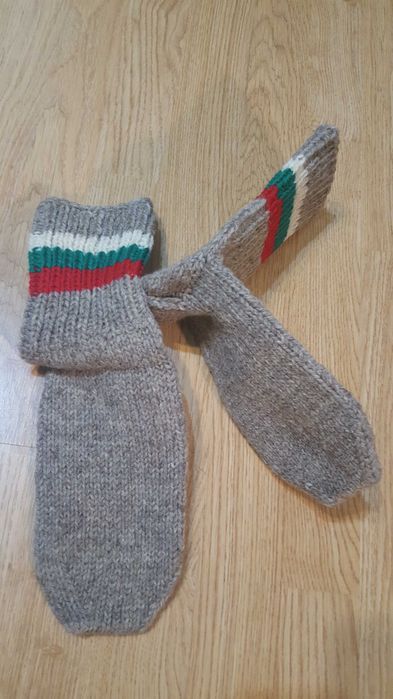 Домашни вълнени чорапи, шапки и терлици ръчна изработка