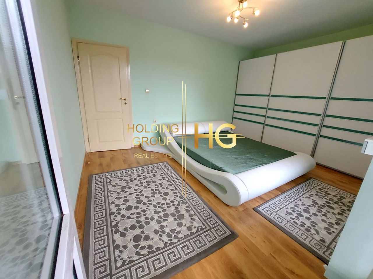 Продава се Тристаен апартамент в Варна, Левски - 100 кв.м за 2500 €/кв.м - Снимка #3