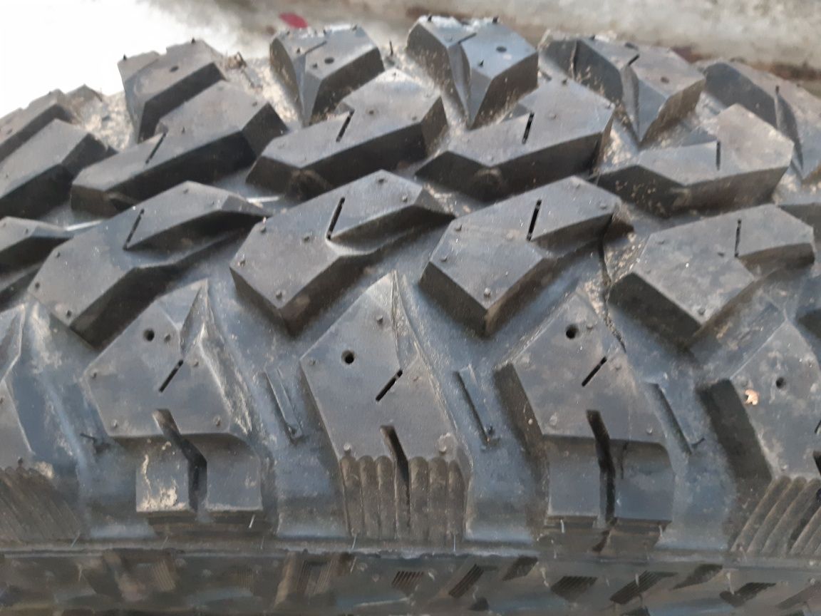 205 80 16 MAXXIS BIGHORN 1buc Nouă