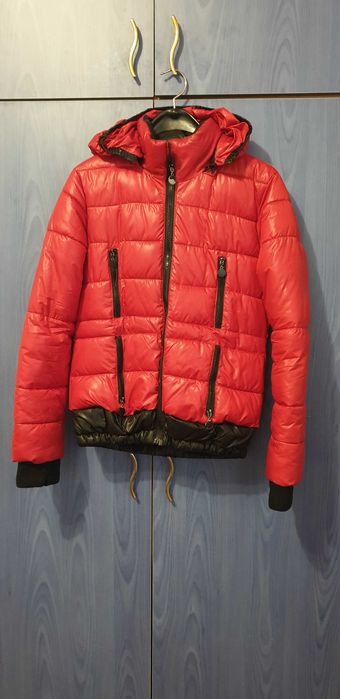 Червено Зимно яке