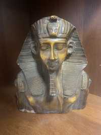 Статуетка фараона дерево