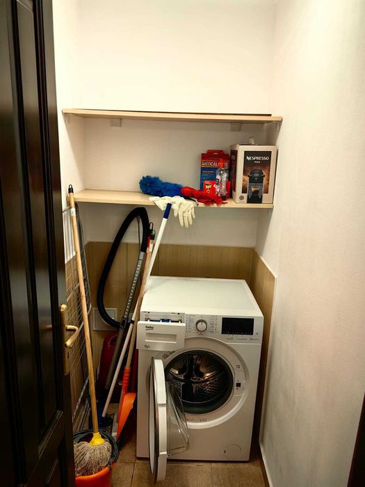 Proprietar, inchiriez apartament cu 3 camere de lux, etajul 1 din 4