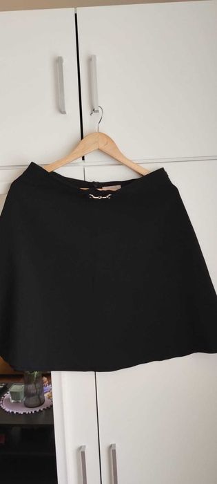 Fusta scurta culoarea neagra