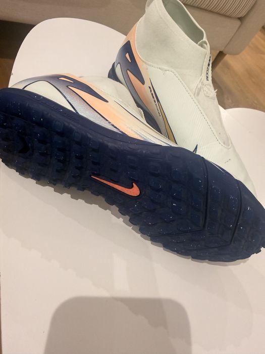 Футболни обувки Nike-35,5 номер