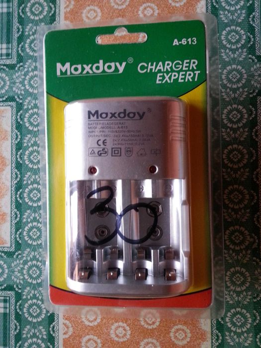 Incarcatoare Acumulatori AAA - AA - 9 V