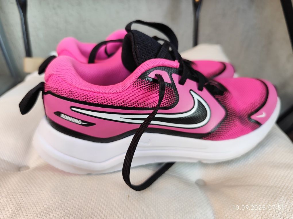 Маратонки Nike 36 номер