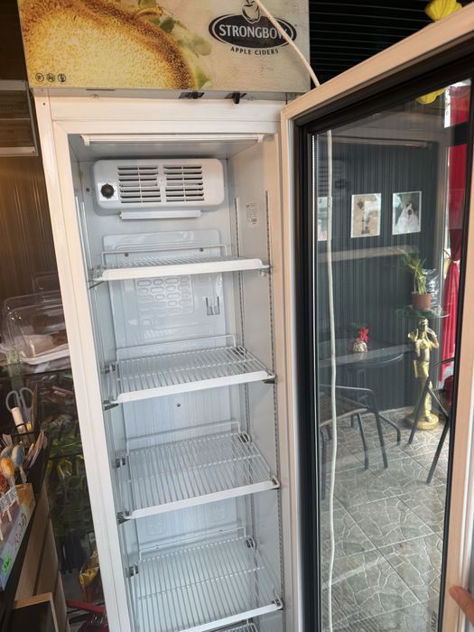 Vitrina frigorifica / frigider genratie noua