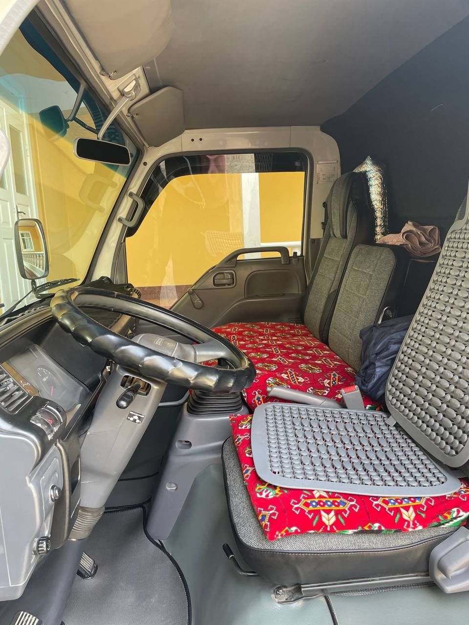Isuzu 600 ming yurgan holati yaxshi hadavoyida ishi yuq balonlar 80%