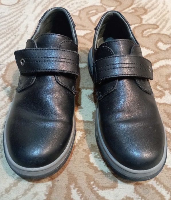 Школьные туфли, внутри кожа, на мальчика 36 размер