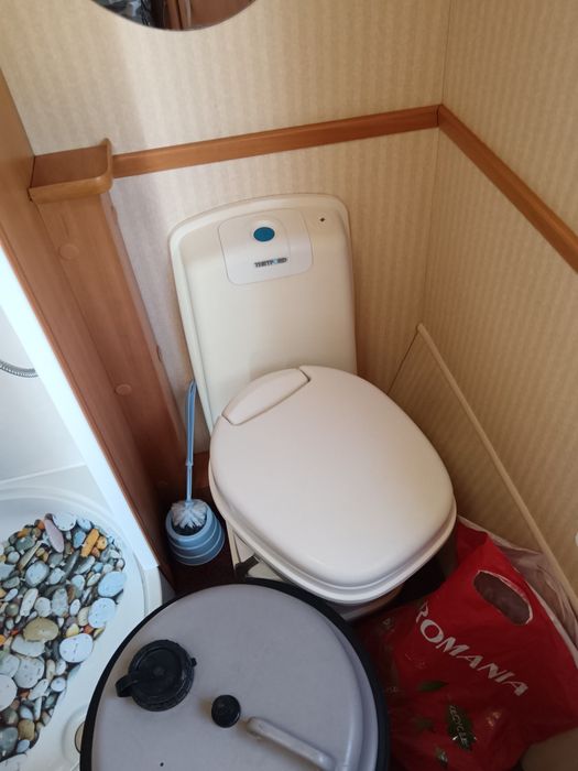 Vind rulota marca Jura, înmatriculată,an 2003.