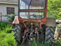 Tractor U650 culoare rosie