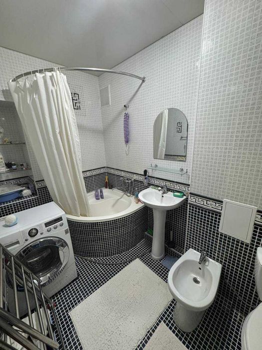 Ганга 2в3/4/5 65м2 Метро Гофур Гулям , продается квартира