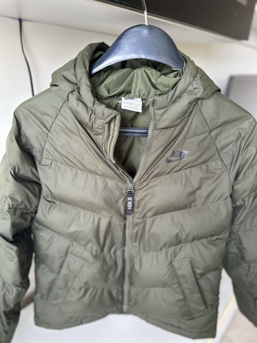Зимно яке Nike ,маслено зелено