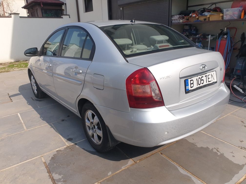 Vand Hyundai Accent 1.6 benzina