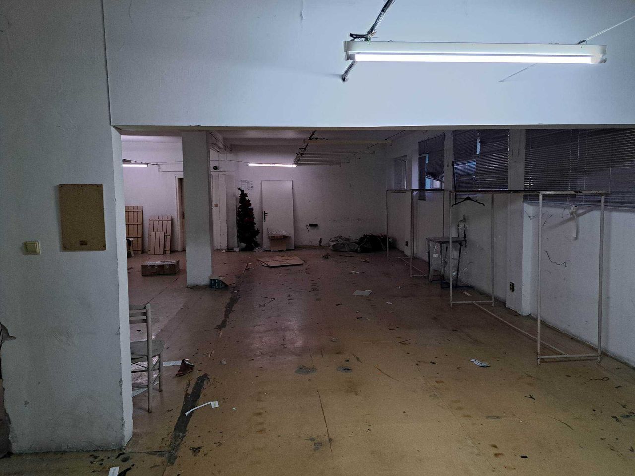 Продава се Промишлена сграда в Русе, Алеи Възраждане - 800 кв.м за 750 €/кв.м - Снимка #4