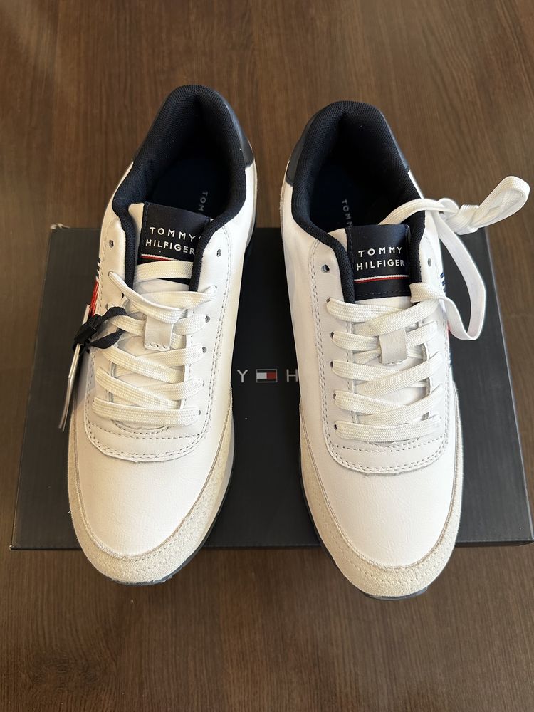 Tommy Hilfiger Size 40