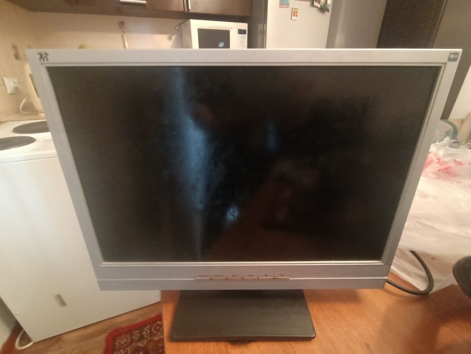 Монитор древний но рабочий