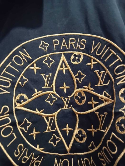 Чисто нова оригинална тениска Louis Vuitton