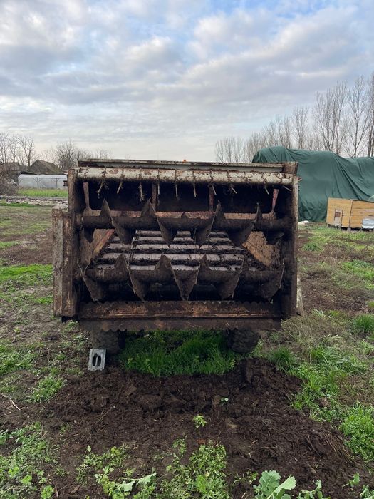 Mig gunoi ( remorca imprastiat gunoi )