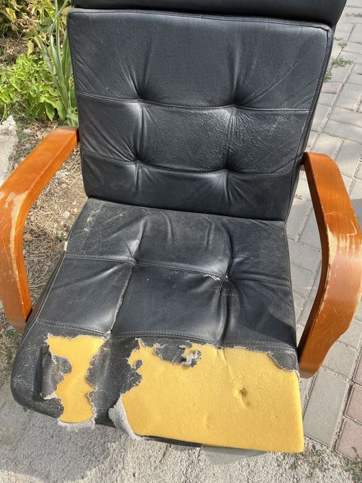 Кресло надо перешит кожу