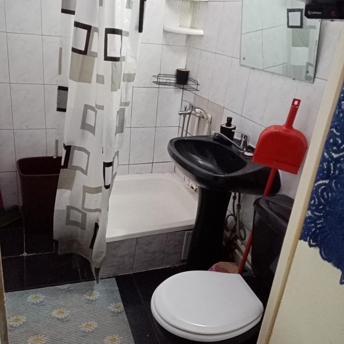 Închiriez apartament cu doua camere în Hunedoara la parter înalt