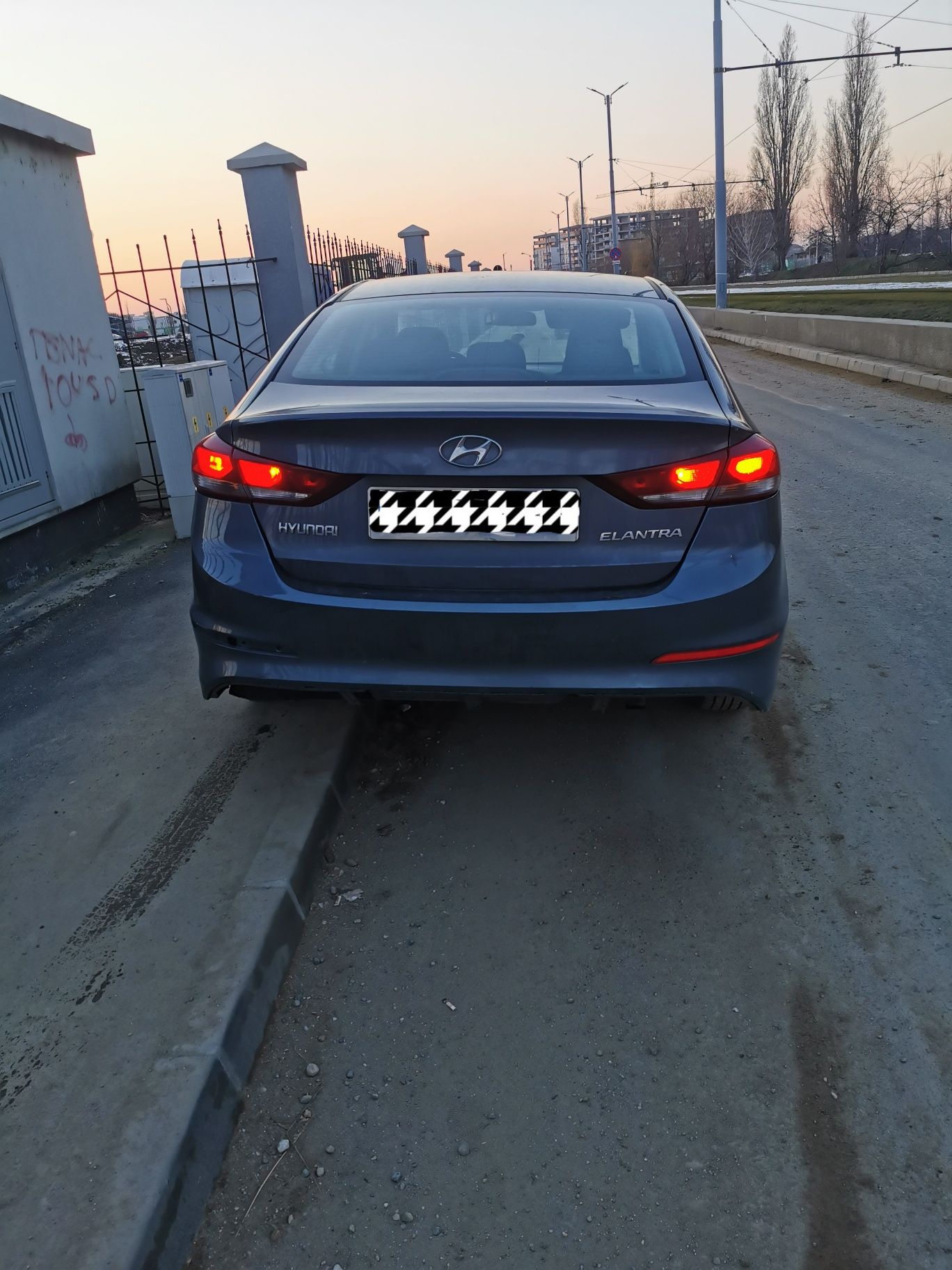 Vand urgent Hyundai elantra 2017 usor negociabil