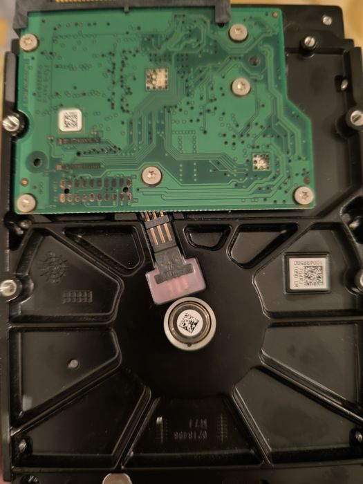 жесткий диск Seagate