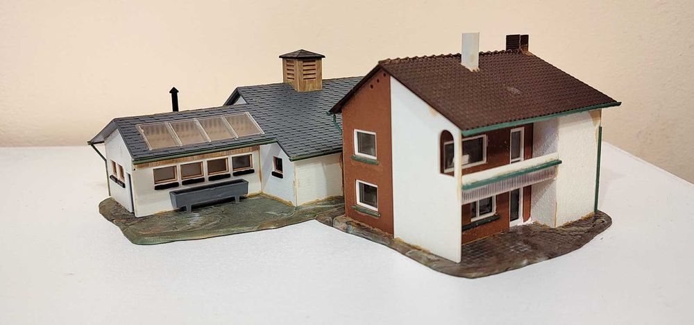 Macheta cladire ferma animale diorama H0 1:87 CFR