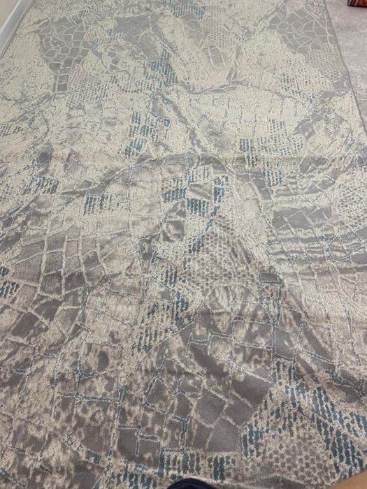 Продам ковер абстракт