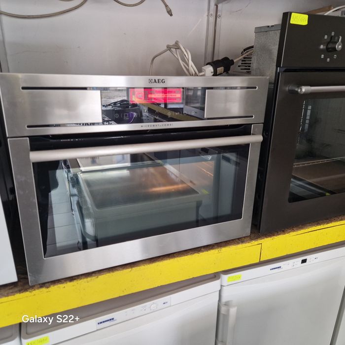 Компактна фурна за вграждане AEG