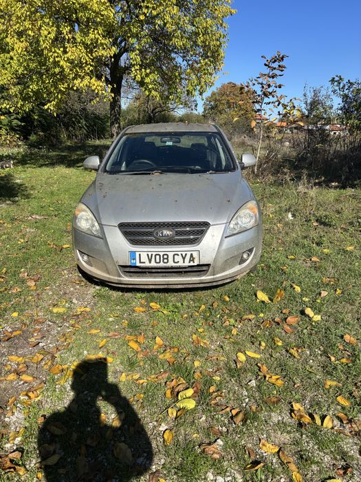Продава се kia ceed 1.6 TDİ
