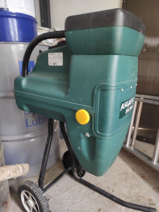 Tocător pentru crengi.