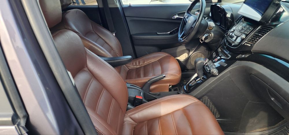 Орландо 2.4 корейская. Машина хорошая 7местная семейная, мягкая.