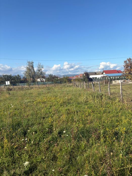 TEREN pentru case; P+1+M; 2 ter de 600 m2, total 1200m2. La str 38m