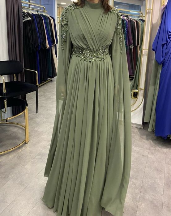 Женское вечернее платье