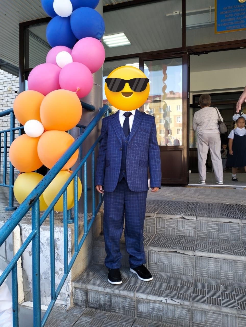 Продам костюм в идеальном состоянии на 8-9 лет