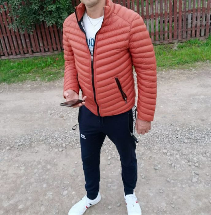 Geaca sport de vanzare