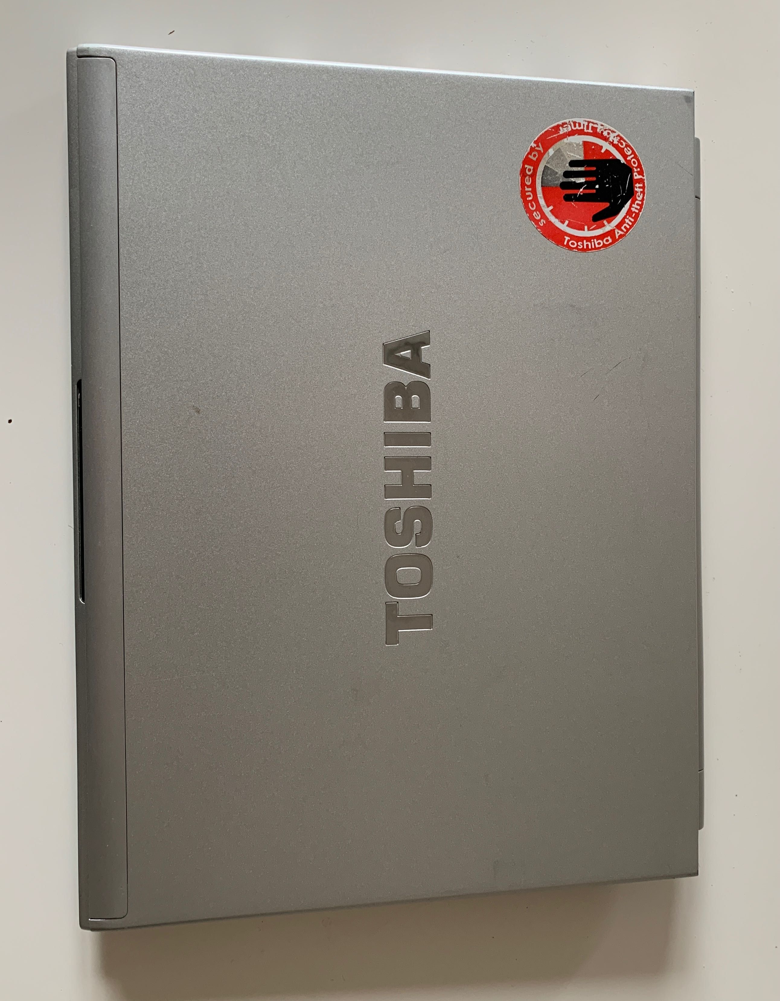 Лаптоп Toshiba Portege R500