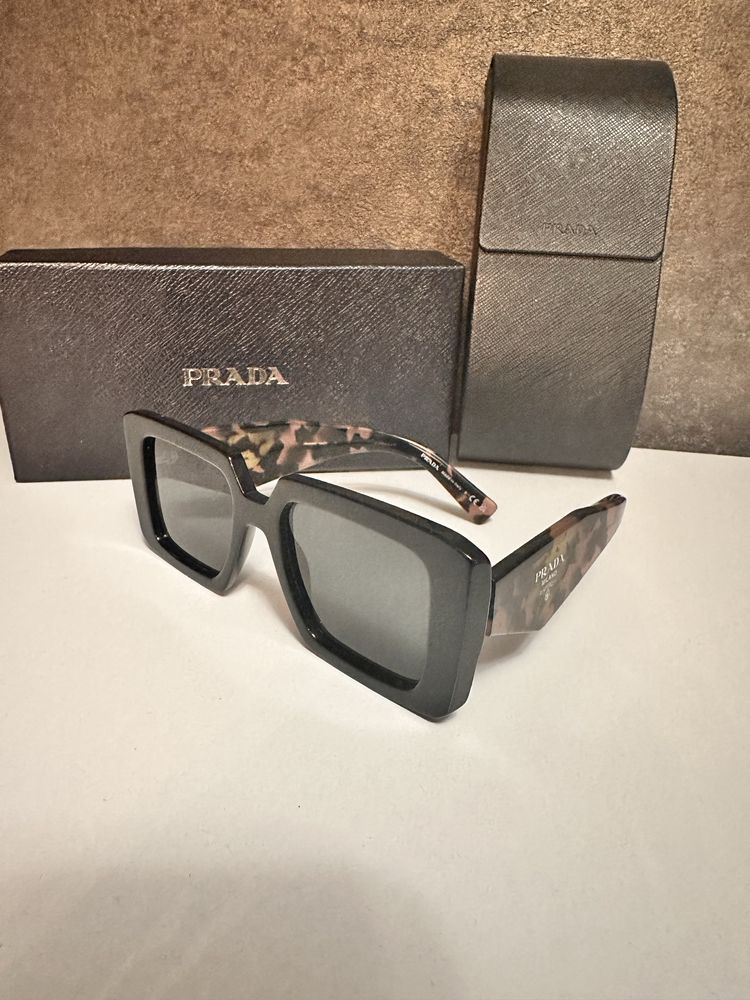 Оригинални слънчеви очила Prada