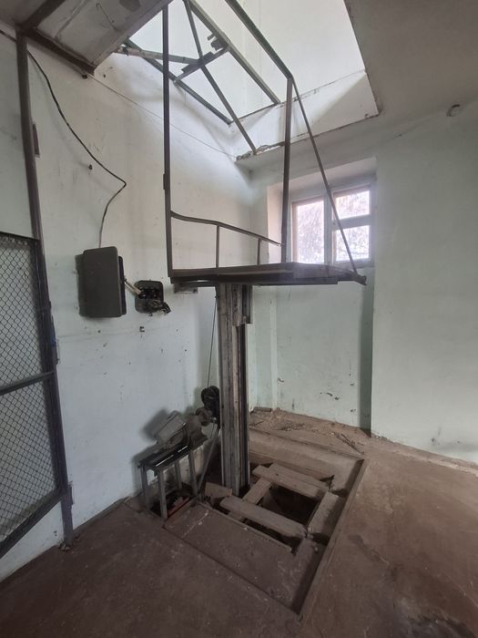 Продам( подьемник)вышку телескопическую.