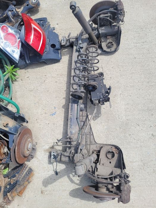 Punte  spate renault laguna 3