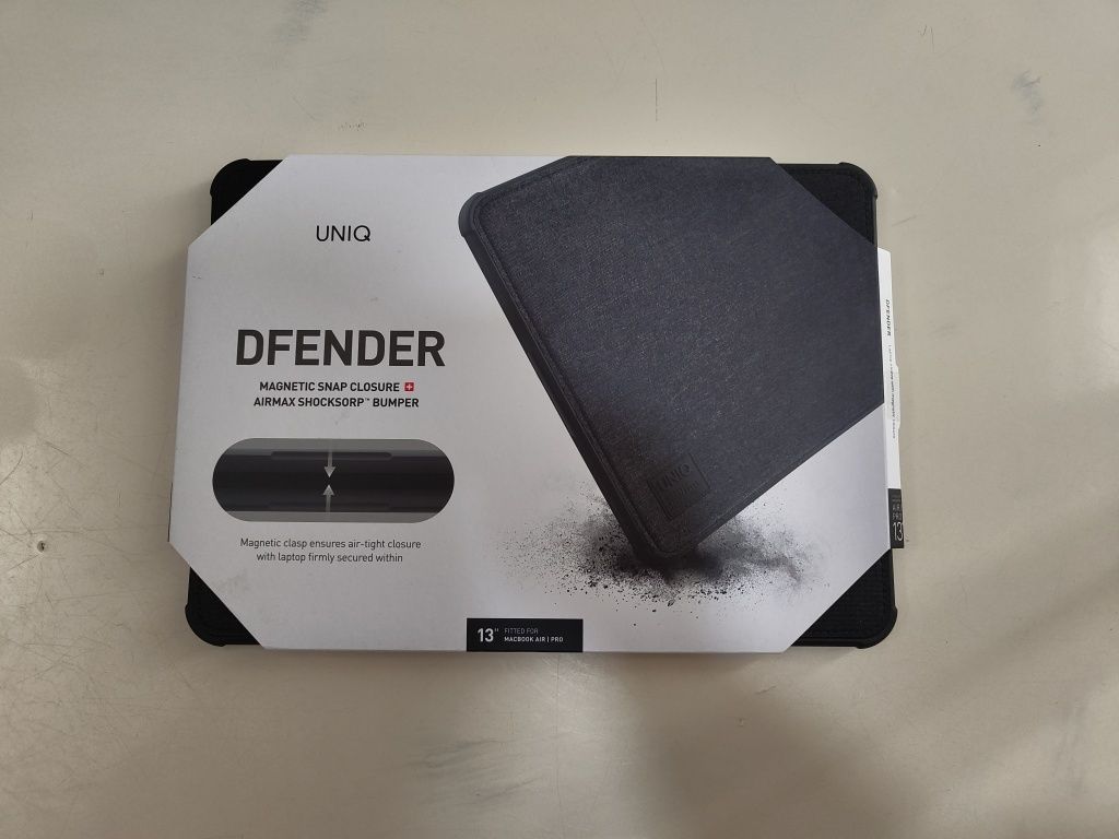 Husa uniq defender macbook 13 air/pro