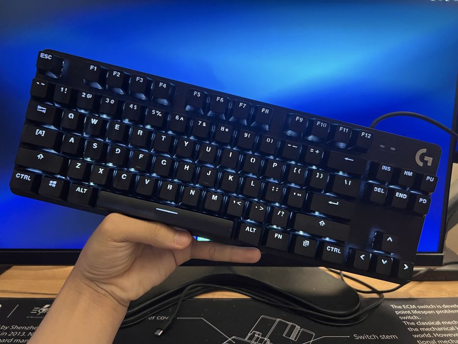 Клавиатура Logitech G412 TKL SE