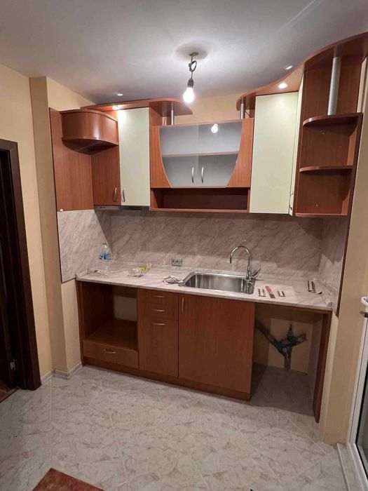 Кухненски шкафове + мивка и аспиратор