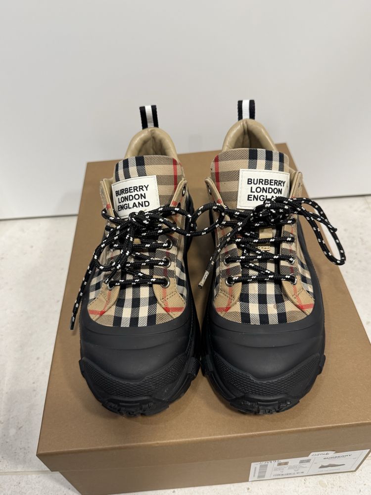 Дамски обувки Burberry